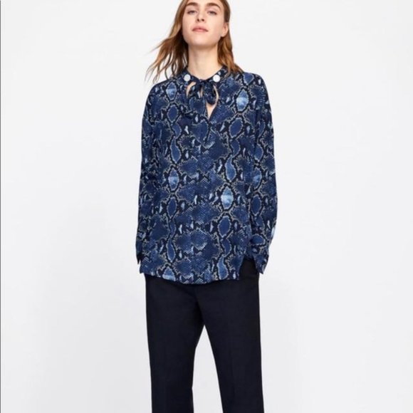 525 Zara Blue Snake Print Blouse 